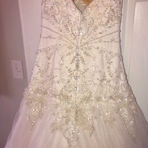 Wedding dress